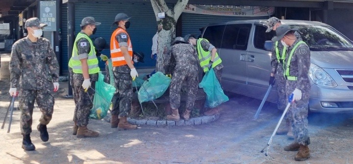 (9.8)담양 창평면, ‘제31사단 정충신 대대 장병들과 함께 환경 정화활동’ (2).JPG