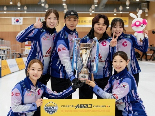 3-1. 춘천시청 컬링팀 슈퍼리그 우승.jpg