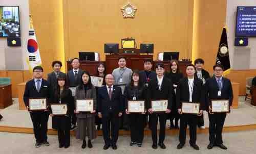 자료사진(2026.2.3. 충주시의회, 행정사무감사 우수공무원 시상식 개최).JPG