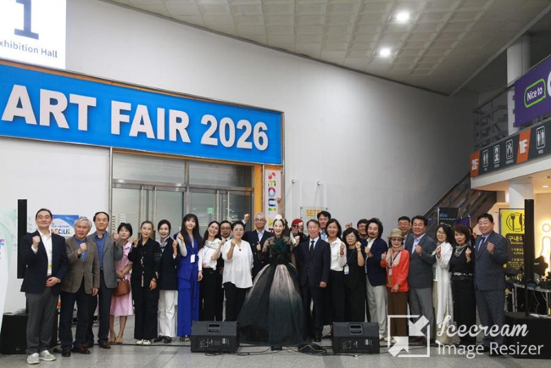 mini_2026 제5회 서울아트페어 개막식, 주요인사 단체사진.jpg