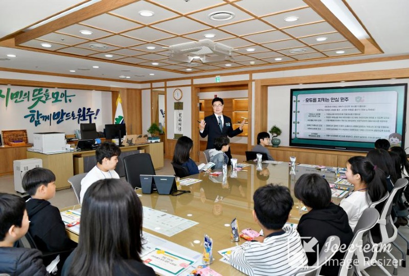 mini_2026.10.08. 민선9기 취임100일 소통행사_부론초등학교 미래세대 소통 (3).JPG