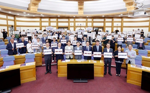 9. 사진자료 - 동해선 철도 고속화 국회 정책토론회1.jpg