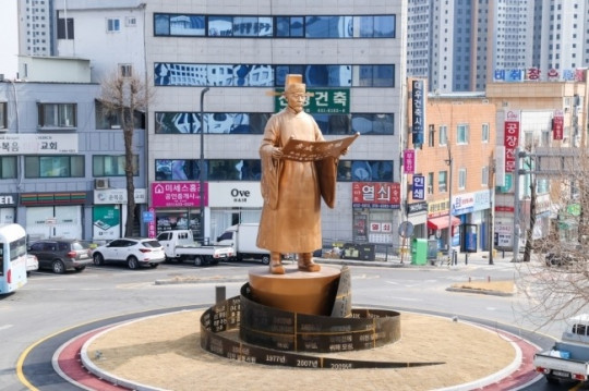사본 - 2 우리 외교를 빛낸 얼굴 1호 장위공 서희 새로운 동상으로 거듭나1.jpg