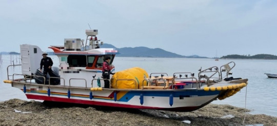 목포해경이 좌초된 선박 A호에 대한 구조를 나서고 있다(1).jpg