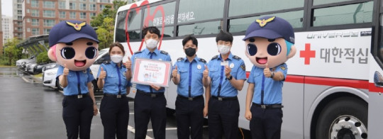 단체헌혈에 참여한 보령해경.jpg