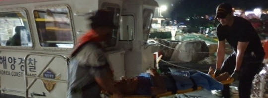 22.08.26완도해경, 섬마을 교통사고 응급환자 신속히 육지 이송 (2).jpg