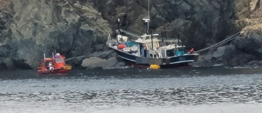 거문도 인근 해상 낚시어선 좌초(2).jpg