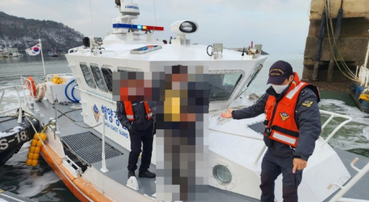 25일 부안해경, 위도 골절환자 이송.jpg