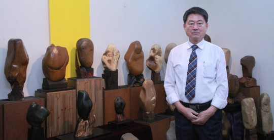 수석작가 이완우.jpg