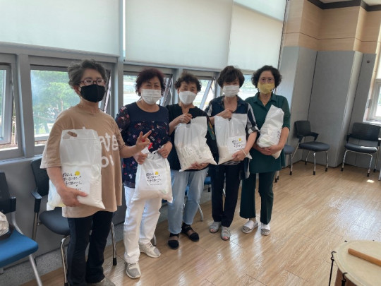 4-양양군노인복지관, 2021년 '한가위 행복 나눔' 행사 펼쳐-사진.jpg