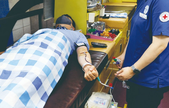 1-도교육청, 혈액 수급난 극복 위해 사랑의 헌혈 동참-사진.jpg