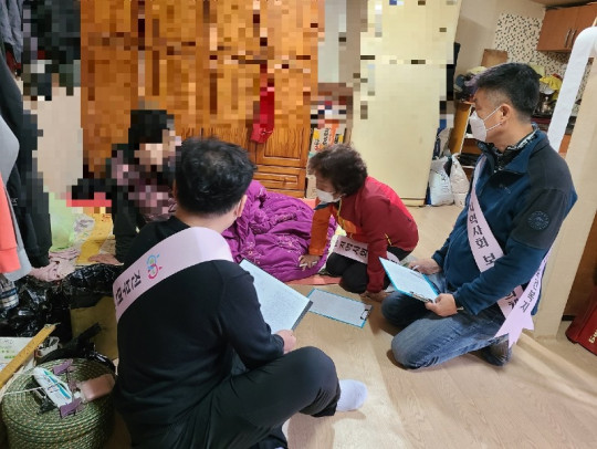 진부면 지역사회보장협의체 찾아가는 복지공무원 체험.jpg