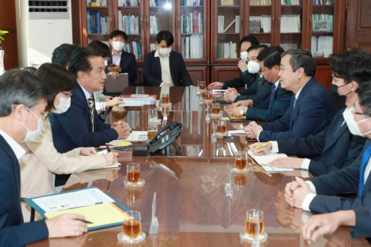 베트남 타이빈성 대표단 접견(여는마당 9.23)800.JPG