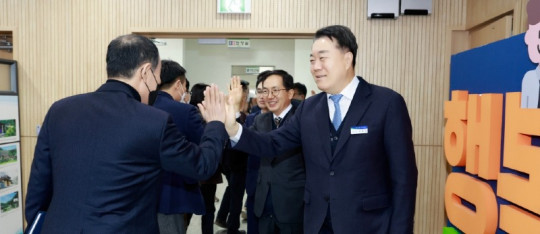 1_ 군수와 직원 새해인사.jpg