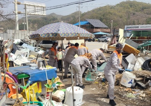 [크기변환]봉사활동 사진.jpg