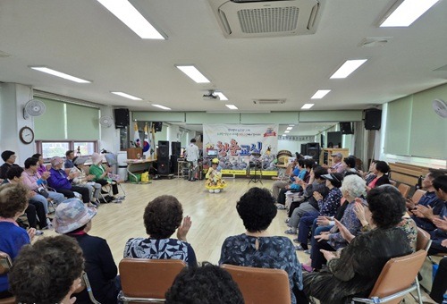 250603 충주시, ‘찾아가는 청춘교실’로 어르.jpg